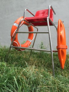 Wieża ratownicza z wyposażeniem